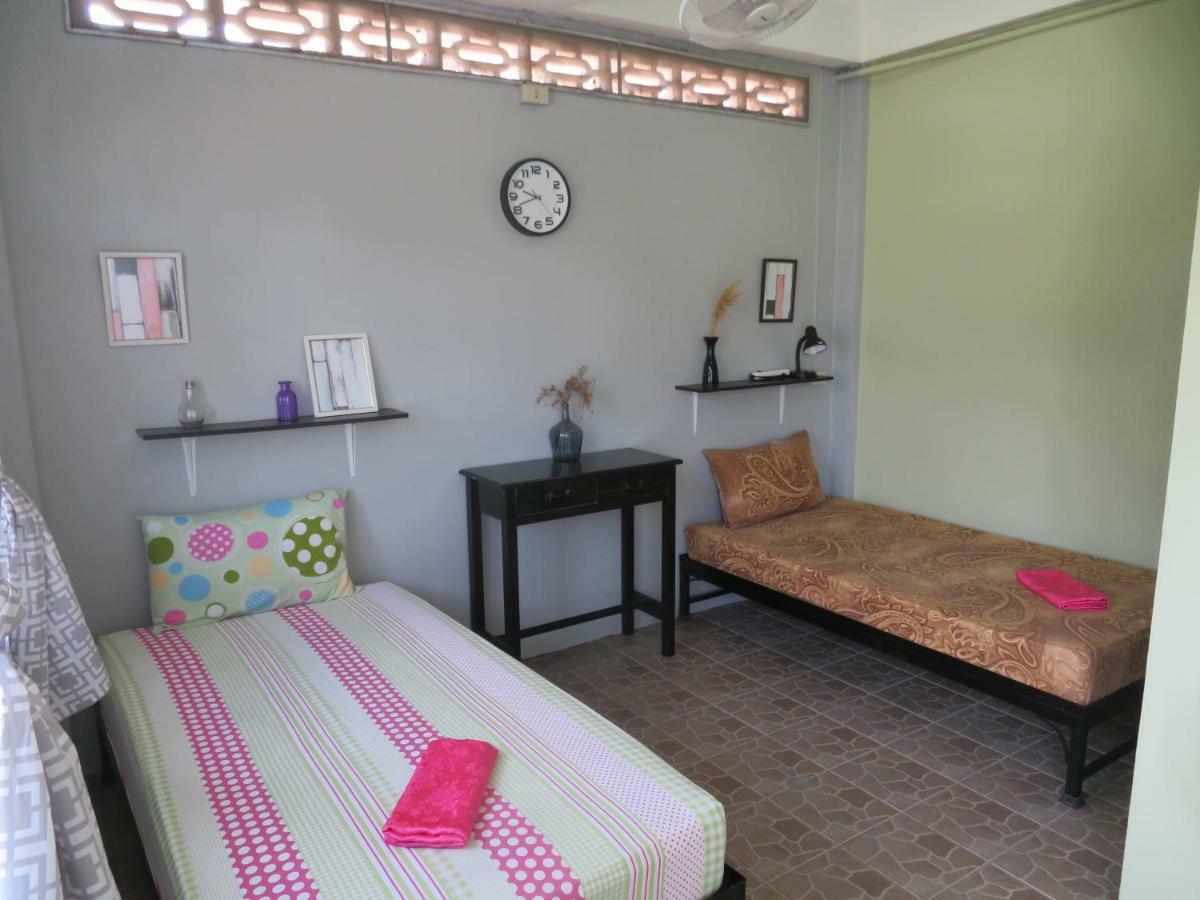 Same Same Guesthouse, Bar & Restaurant (Adults Only) Haad Rin Exterior foto